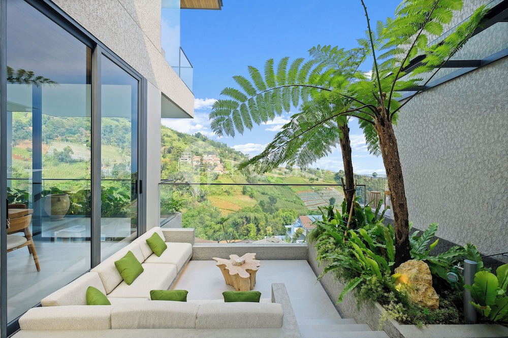 Dago Escape Villa by Kozystay - Bandung