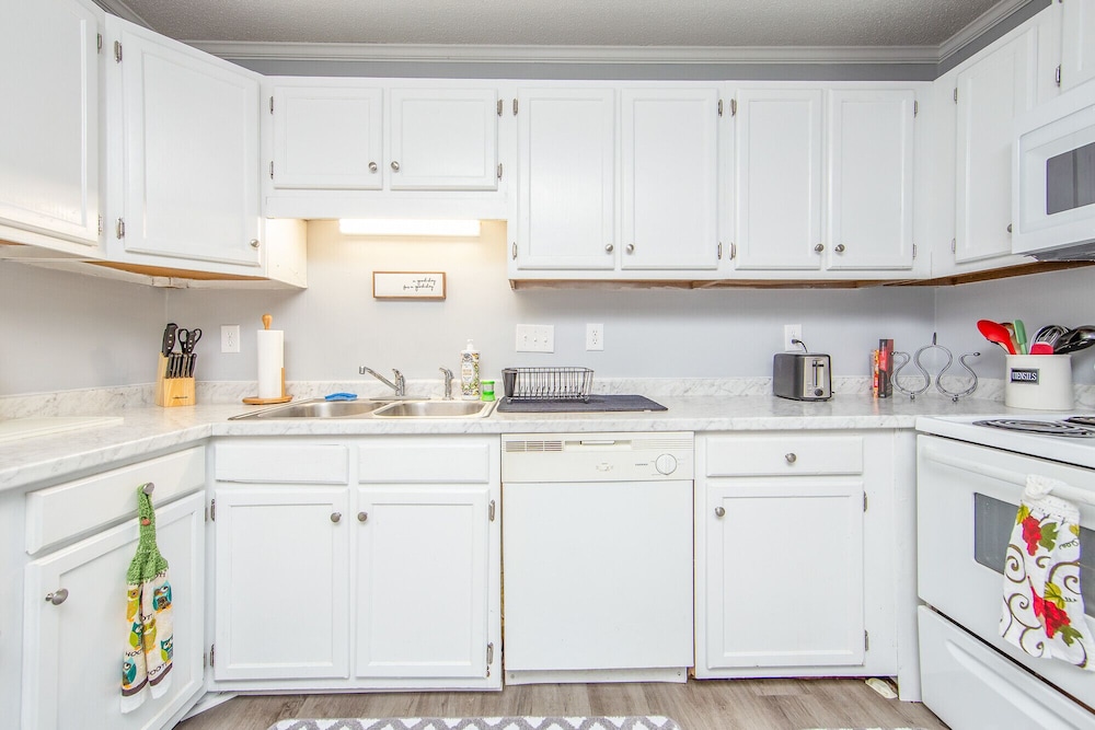 Fayetteville Vacations - No Place Like Homeplace! II - Property Image 22