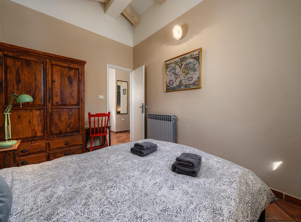 Warm Holiday Home With Terrace