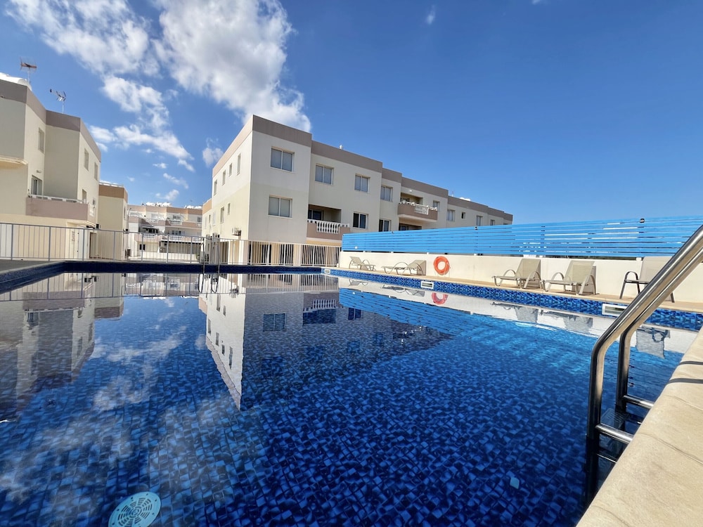 41 KAP - Stay Paradise Apartment