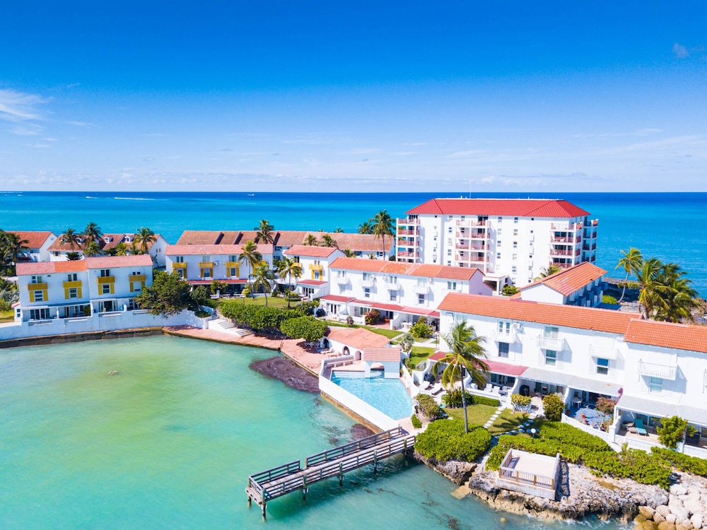 Delaporte 12 Ocean Front Townhome - Pool