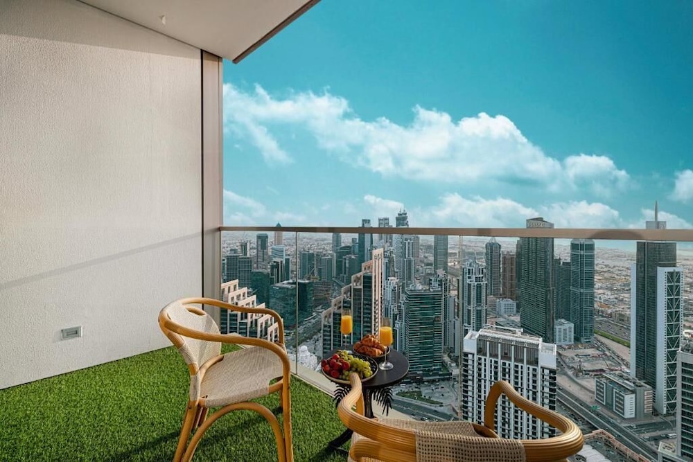 Grande Suites by Hostiva - Sea View