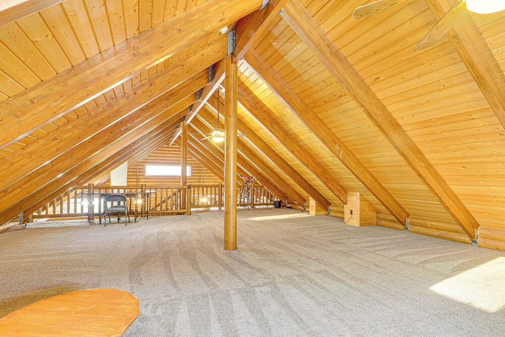 Trail Access & Riverfront Porch at Home in Provo!