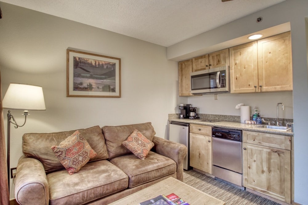 The Grand Lodge by Traverse Hospitality (No Resort Fees)