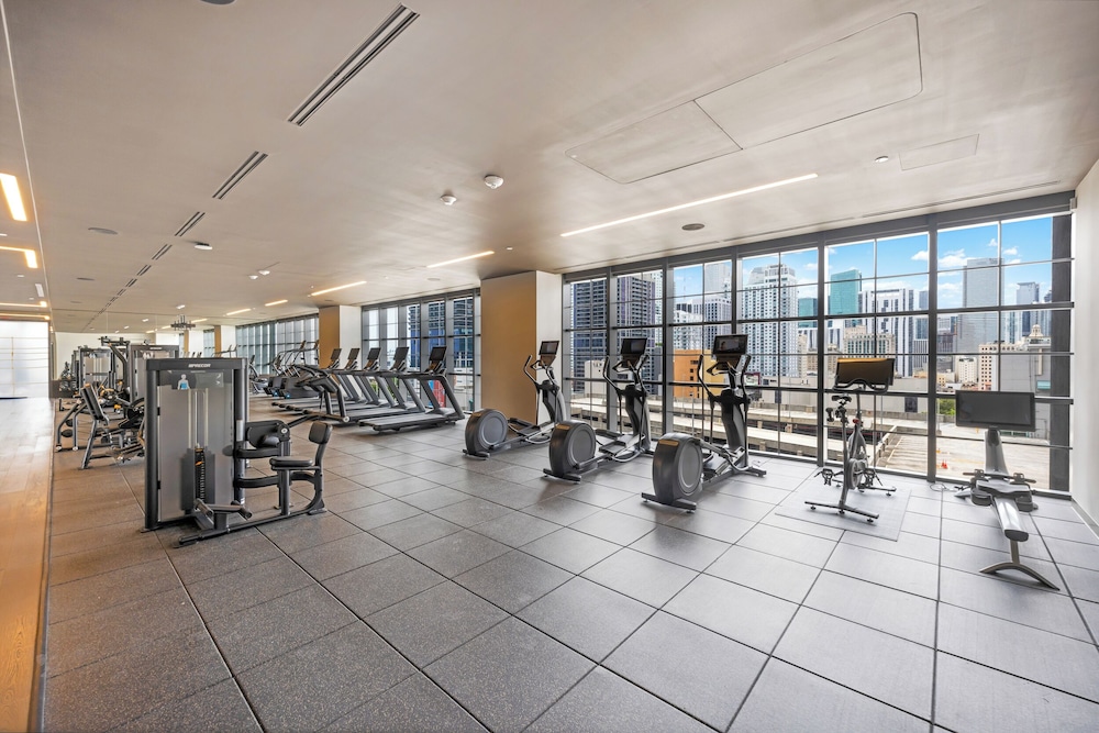 City Luxe Retreat Modern 2-BR
