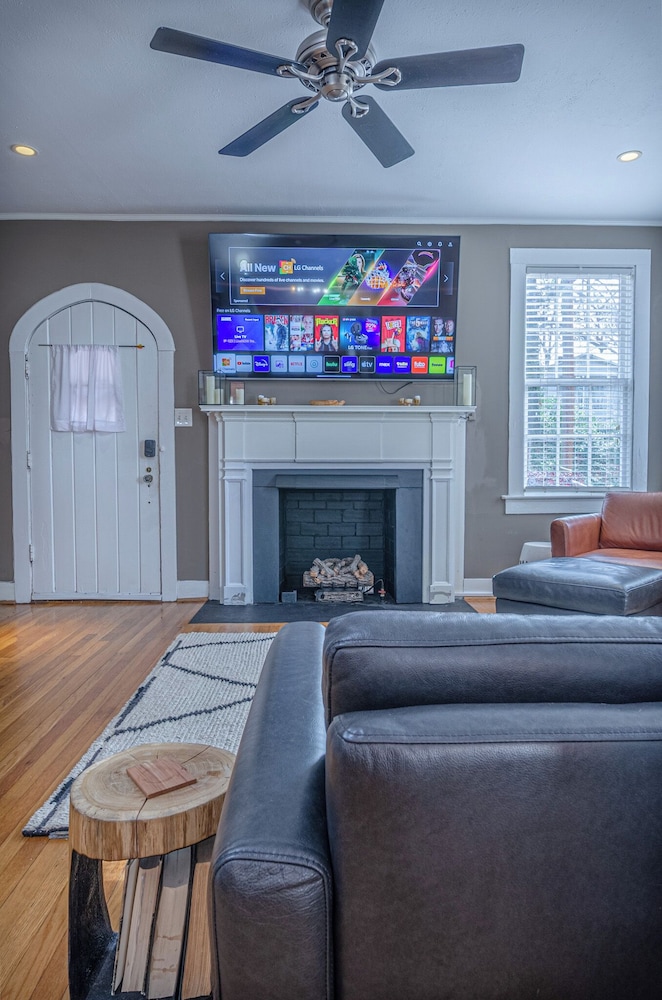 Spacious 3BR Midtown Home - Grad Family