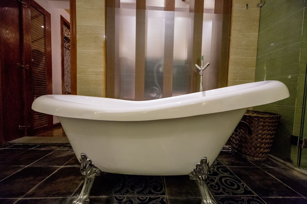 Lijiang Bairui Vacation Hotel