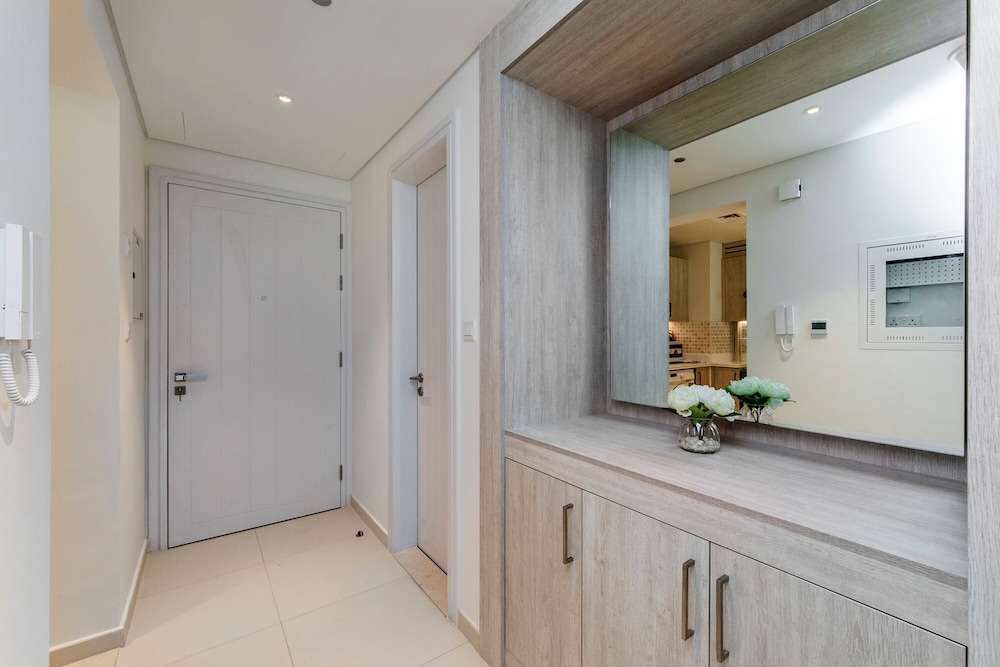 New 1BR with beautiful sea view