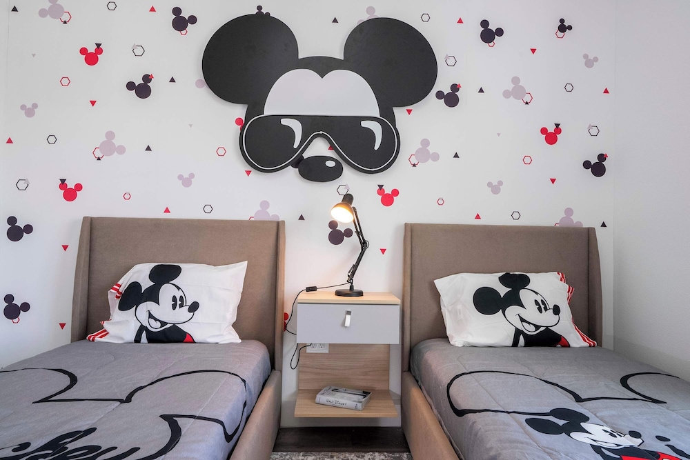 Charming Getaway Near Disney