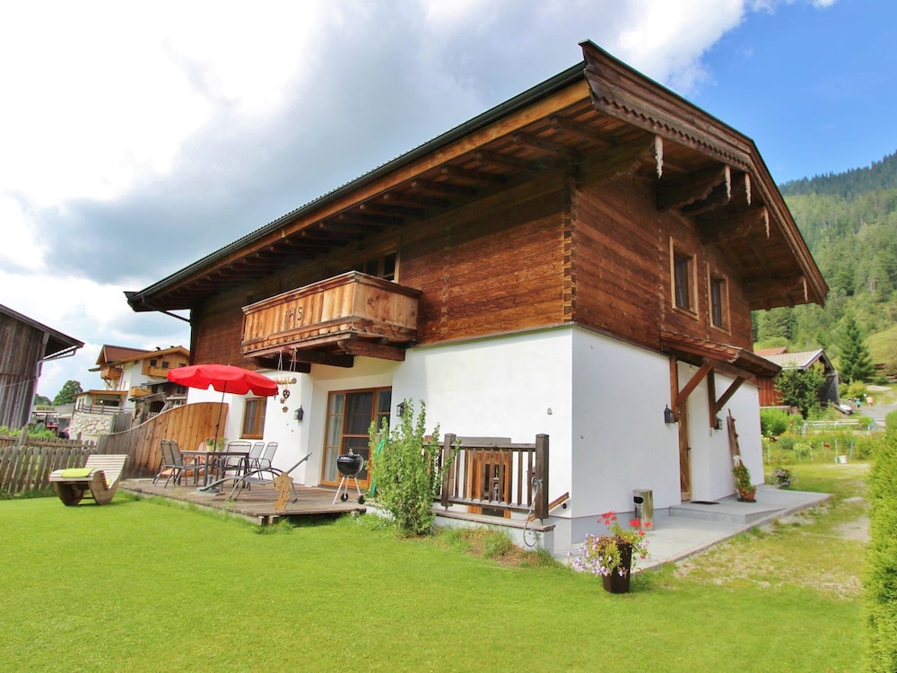 Cozy Feel Good Holiday Apartment in Leogang