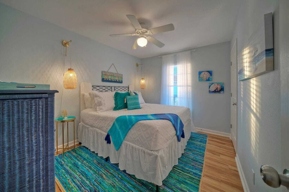 Sleeps 22 2 Homes w/ Private Pool, Game Room, Nature Views 7 BDR Avantstay