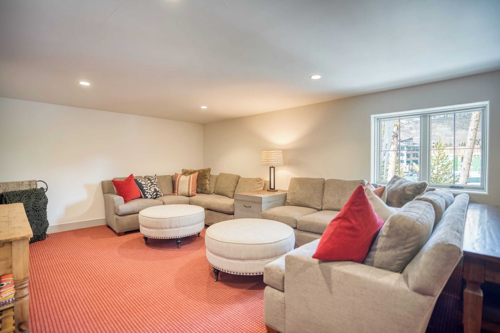 Luxury Mountain Estate w/ Indoor Pool, Gym & Hot Tub Near Keystone | Sleeps 19