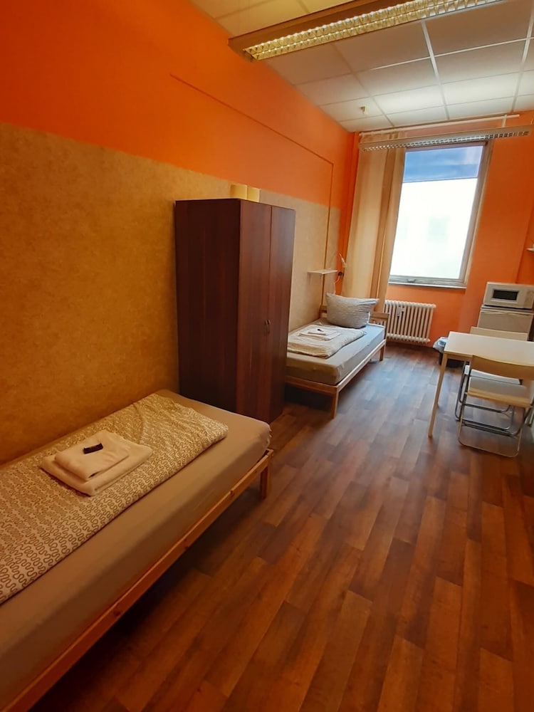 2-Rent Group Hostel Zimmer&Apartments GKP2