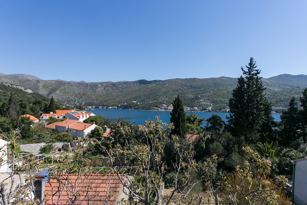 Room-wonderfull View to the Entire bay o