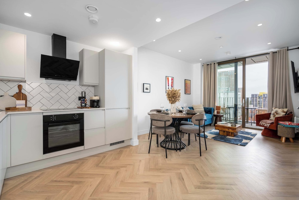 Cottonopolis Suite With 1 Bedrooms and 1 Bathrooms