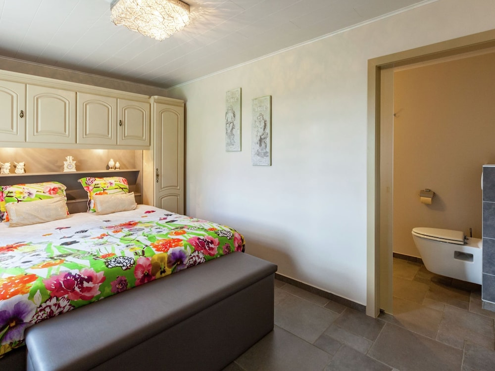 Cozy Home for 4 Guests view 4