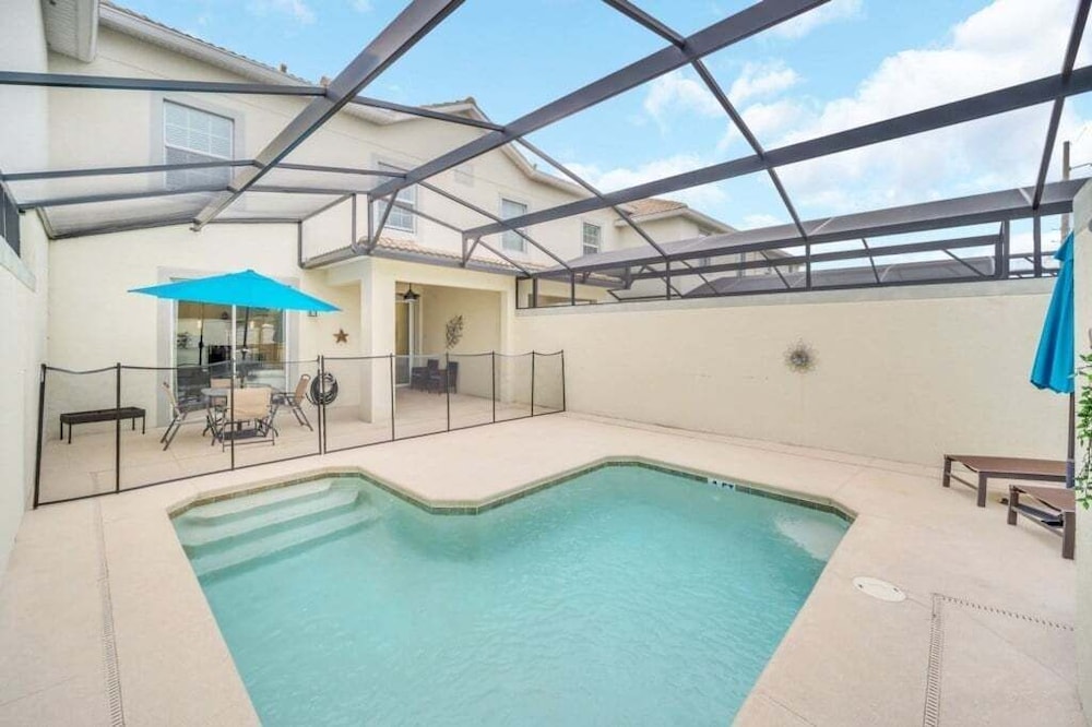 Beautiful Paradise Palms Retreat 4 Bedroom Townhouse