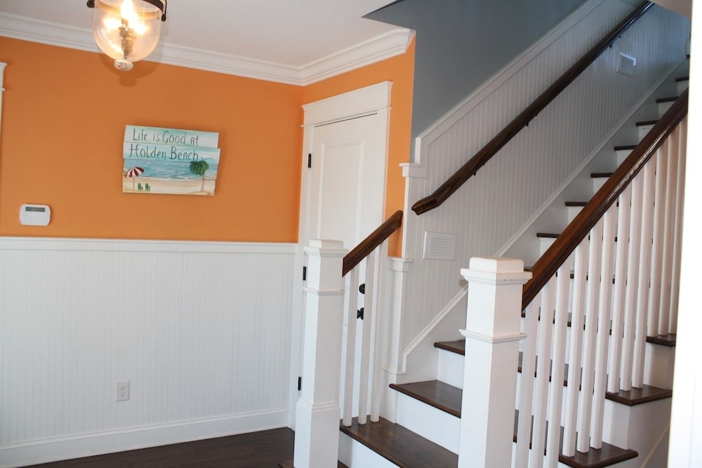 Beach Crew 4 Bedroom Home by RedAwning