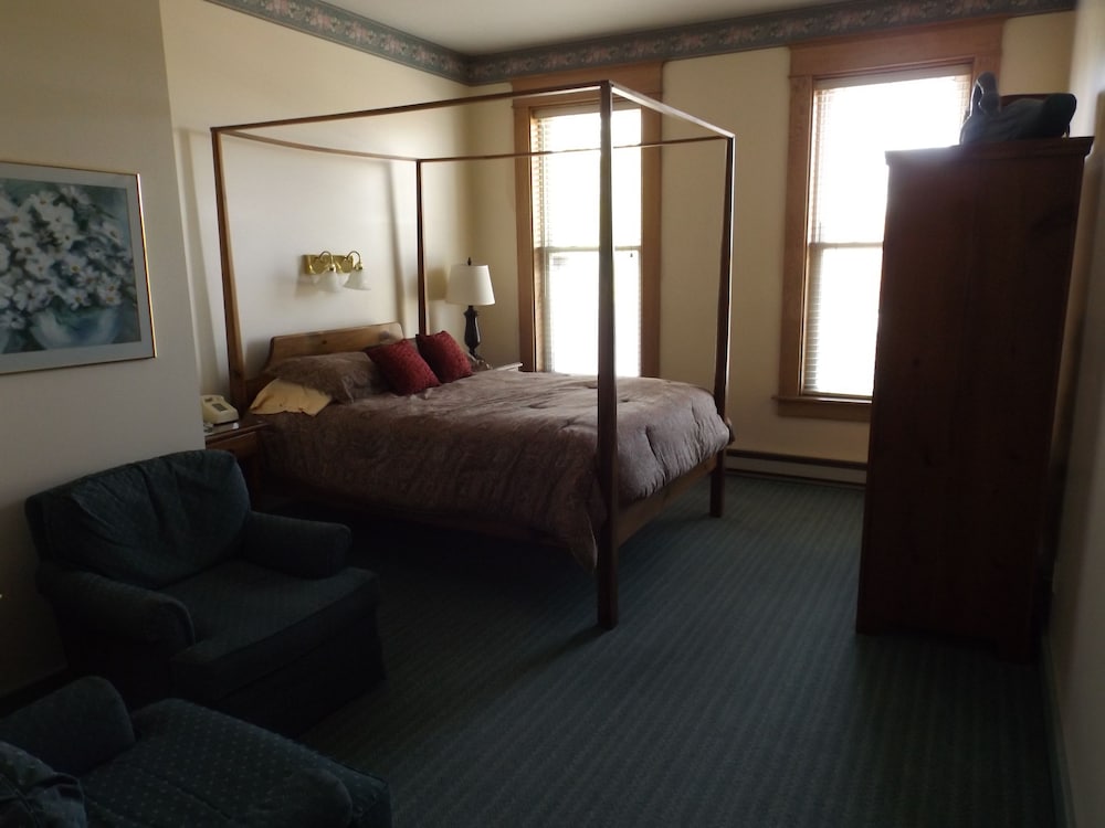 Cadillac Vacations - Hermanns European Inn - Property Image 5