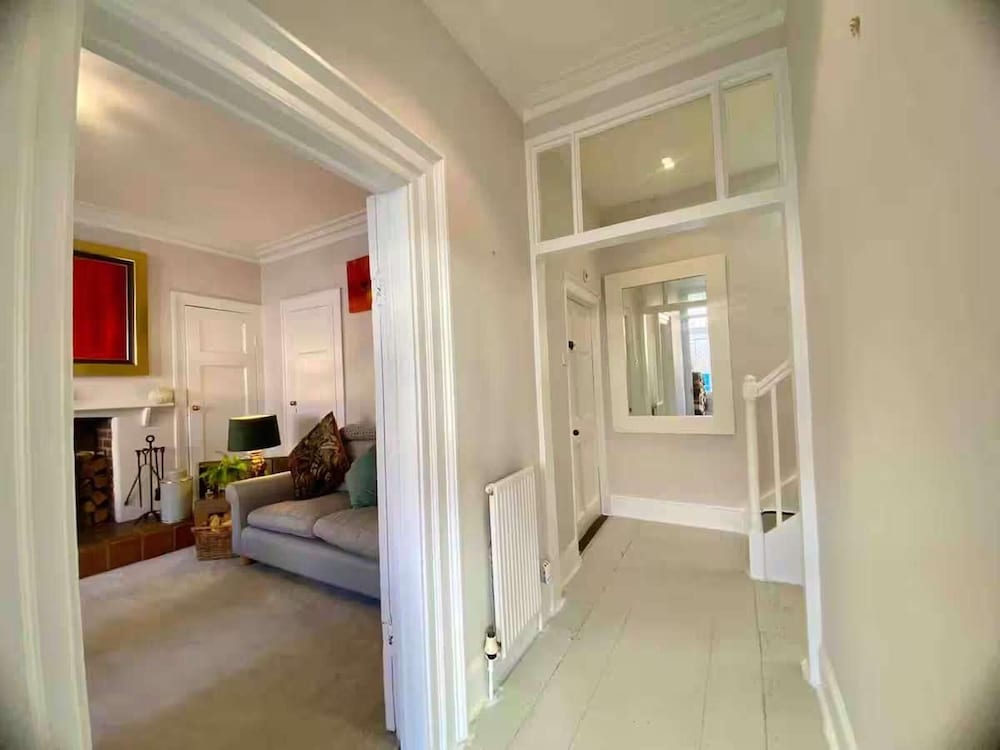 17th Century Coach House - Pet & Family Friendly