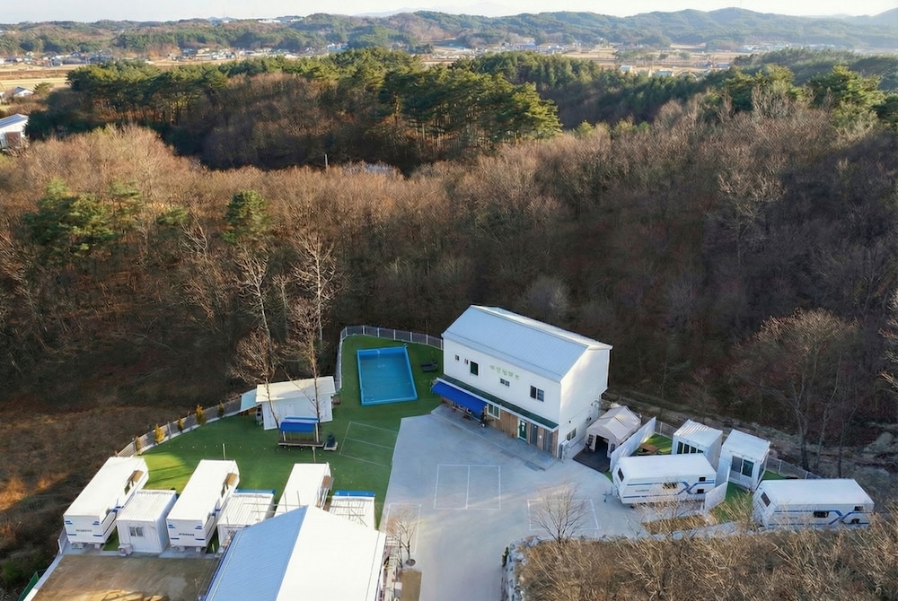 Gangneung Pinehill Park Pension&caravan