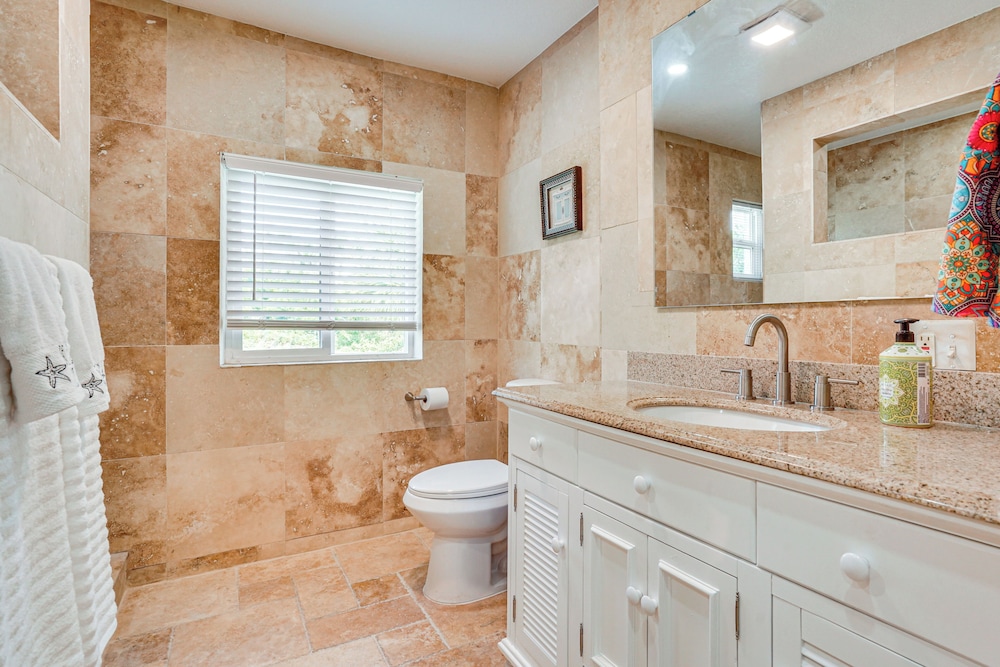 3 Mi to Beaches: Pet-friendly Retreat in Bradenton