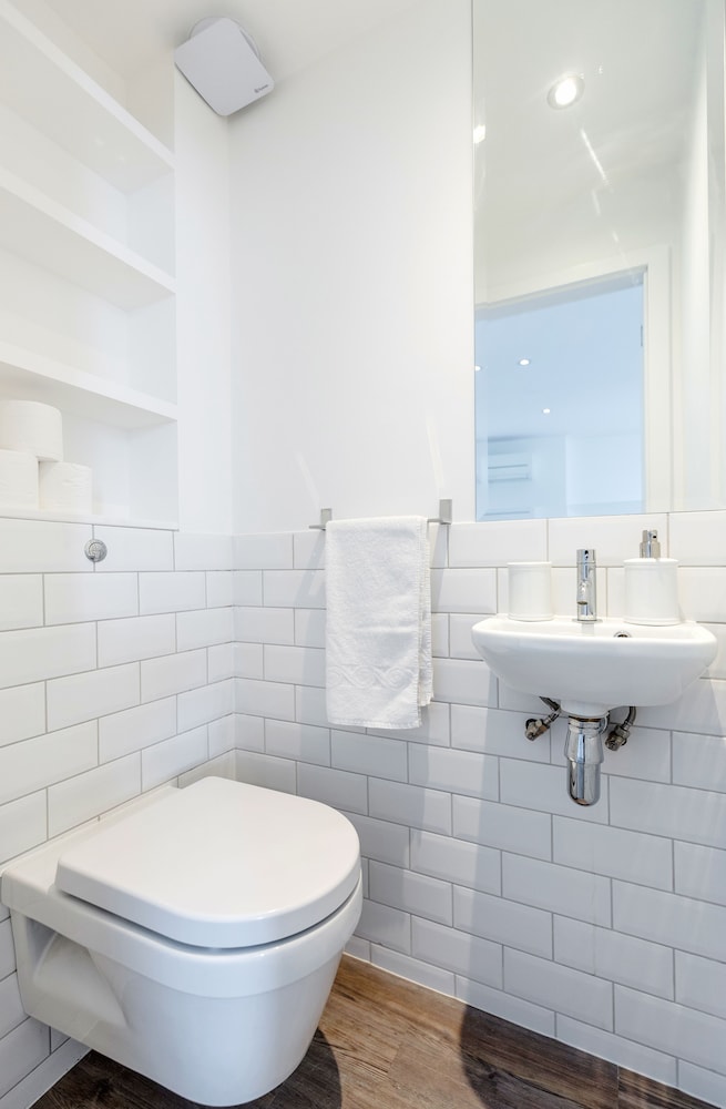 Soho Apartments by BaseToGo
