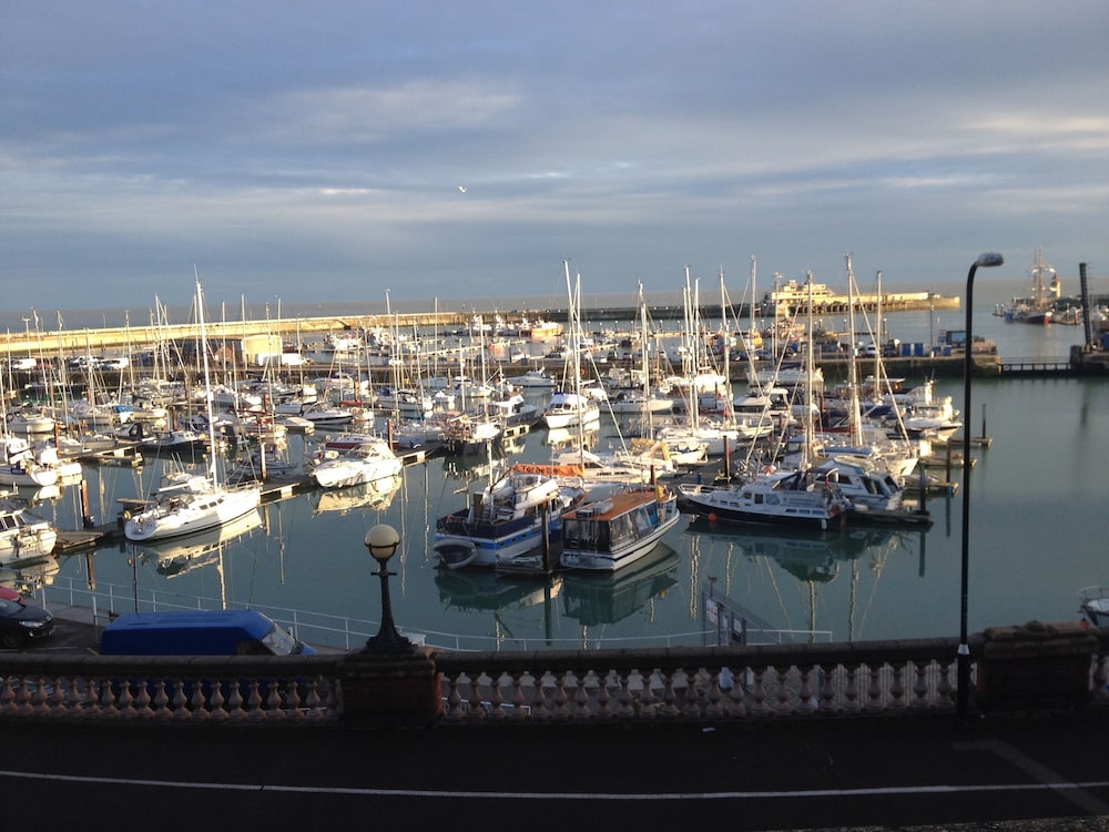 Ramsgate Vacations - The Little Tree Boutique BB - Property Image 15