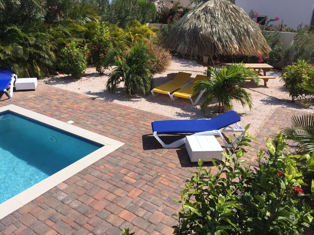 Magnificent Villa near Beach in Upscale District of Vista Royal, Jan Thiel view 4