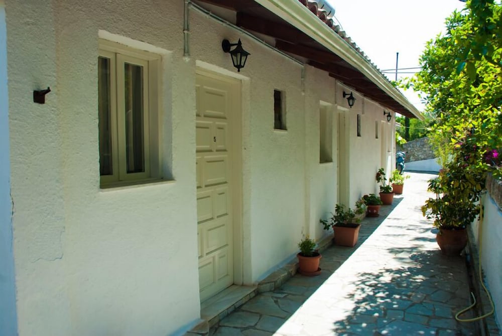 Angela Studios Paxos