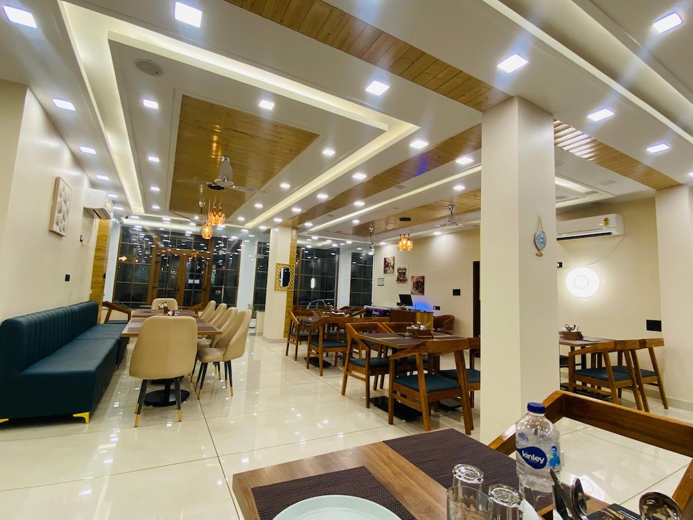 Peepal Hotel And Restaurant
