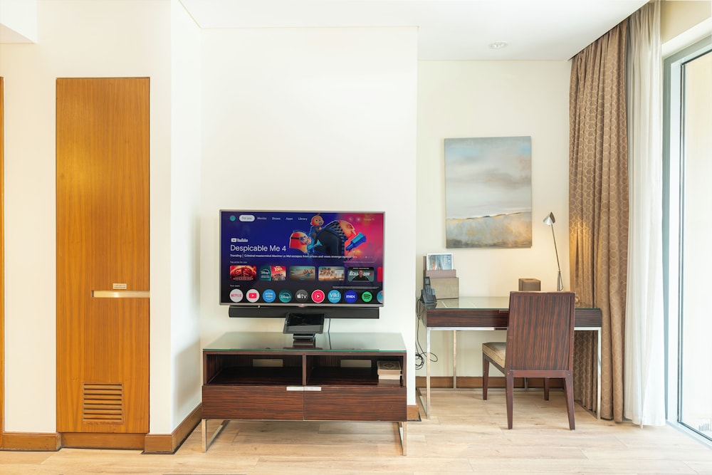 PVH - Emaar Fashion Avenue - 1BR