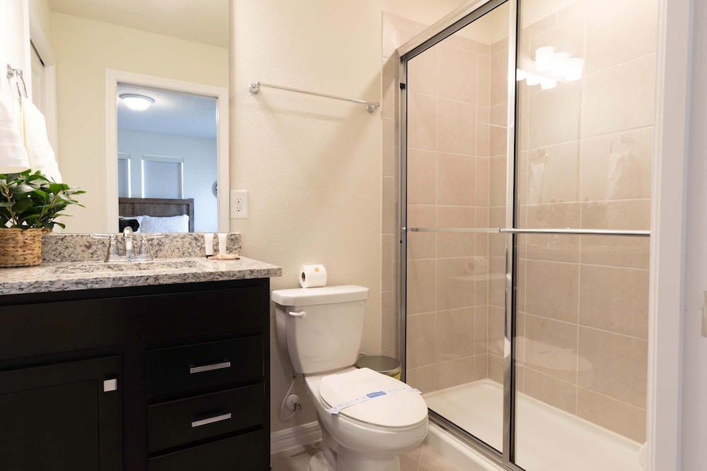 Family Friendly 5BR Home Pool Patio Room for 10