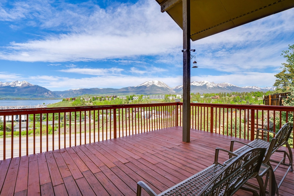 Hot Tub & Views: Summit County Ski Getaway! view 4
