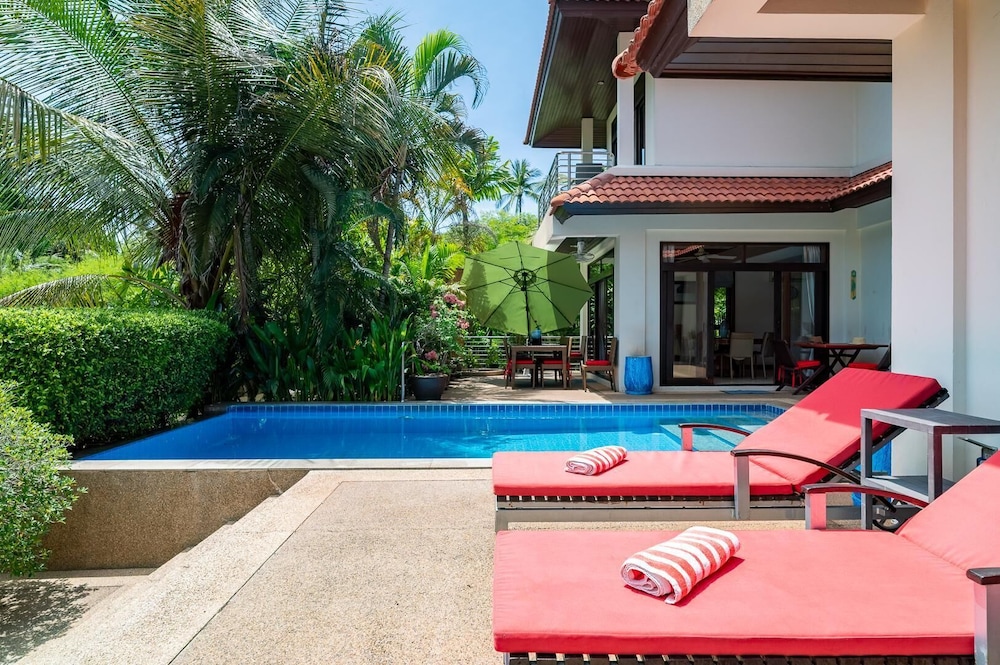 4BR Villa beach walking distance KBR44