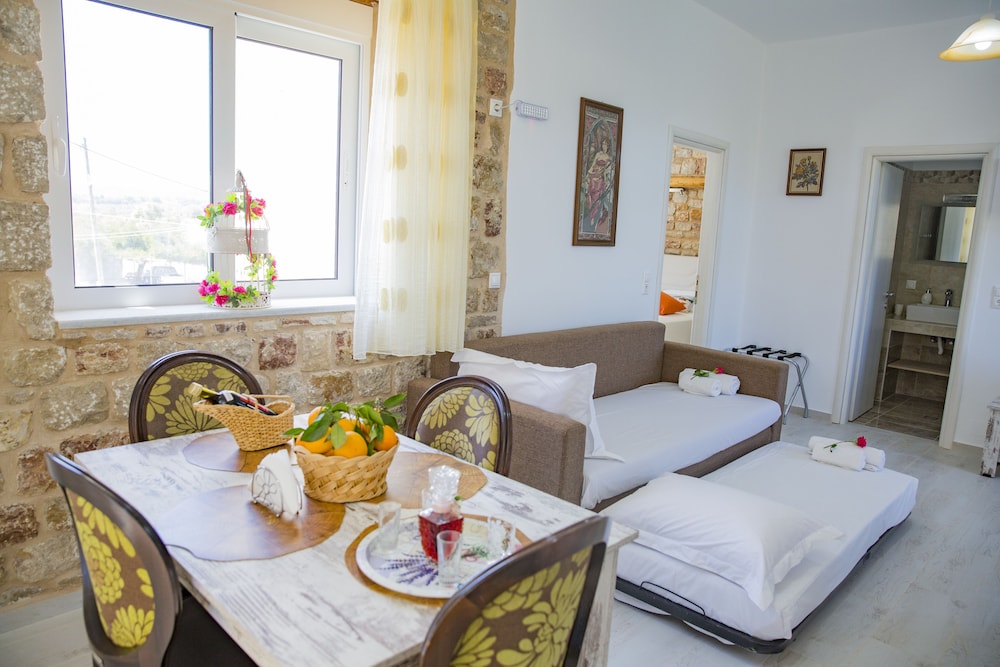 Haraki Stone Apartments