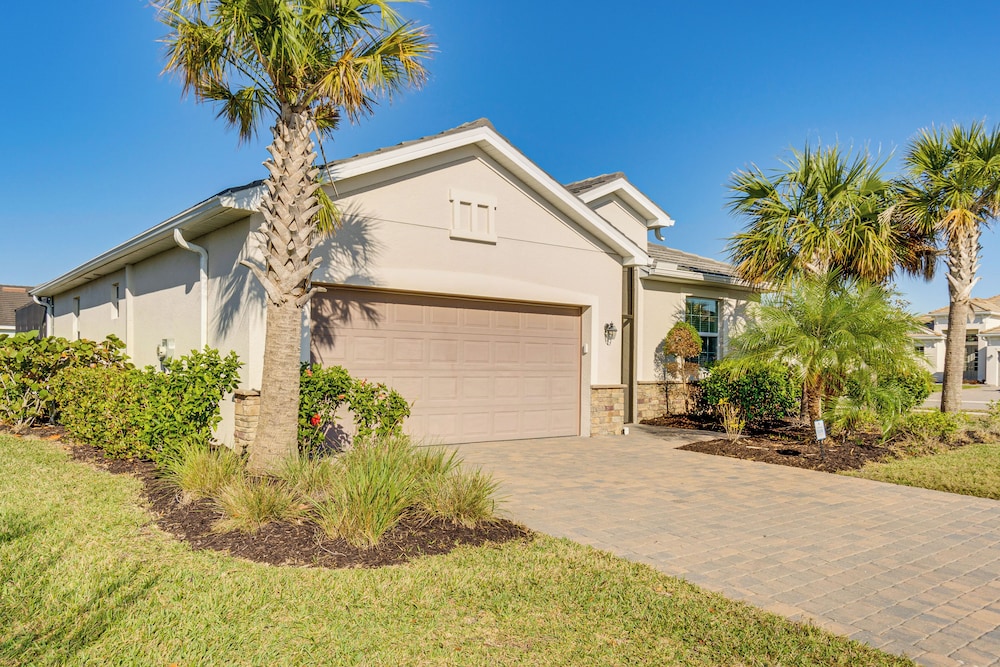 Coastal Home w/ Swim Spa & Lanai in Port Charlotte