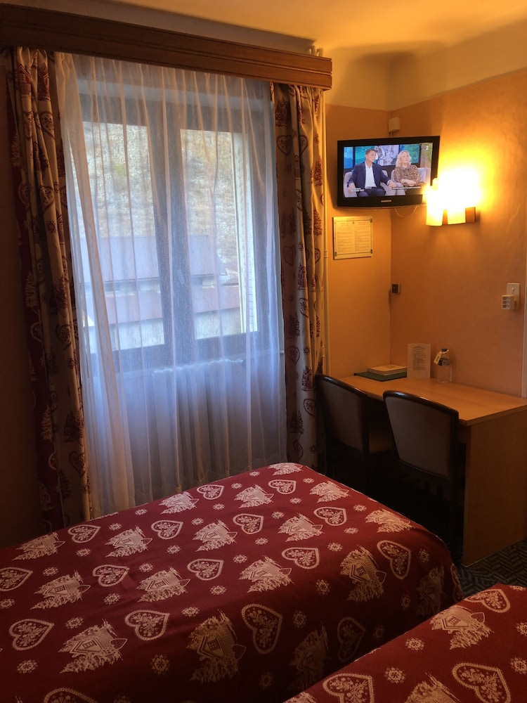 Modane Vacations - Hotel Le Perce Neige - Property Image 3