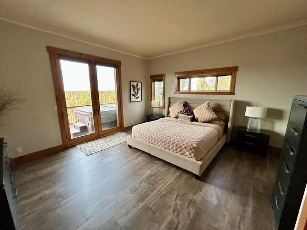Seven Peaks 3 Bedroom Home