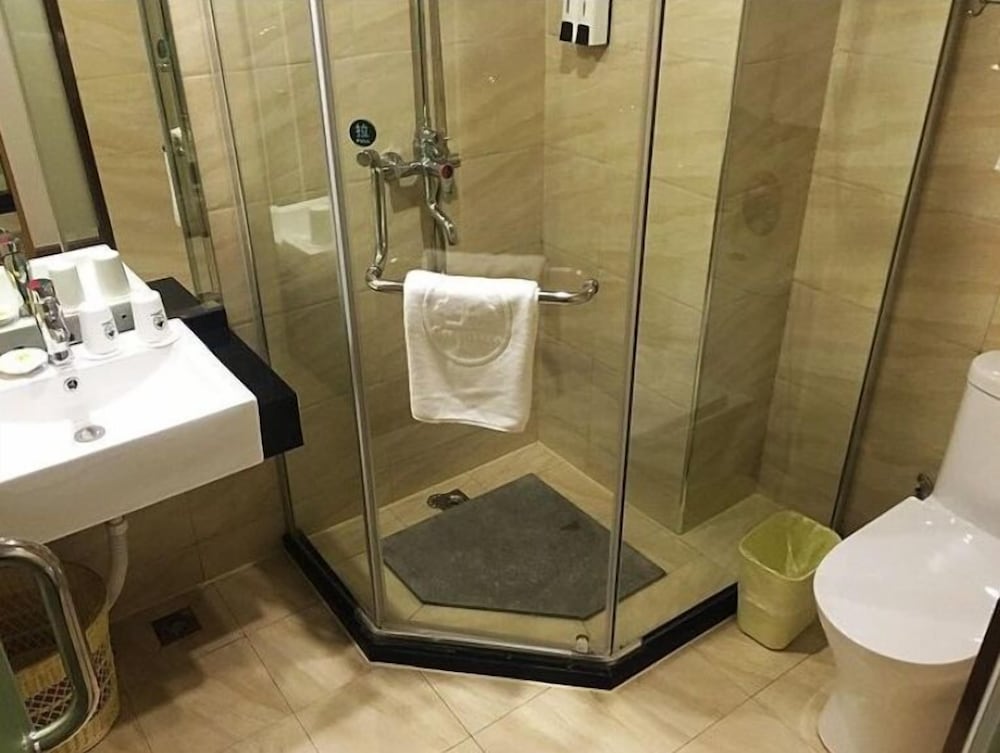 Ningbo Vacations - Greentree Inn Ningbo South Railway Station Express Hotel - Property Image 9