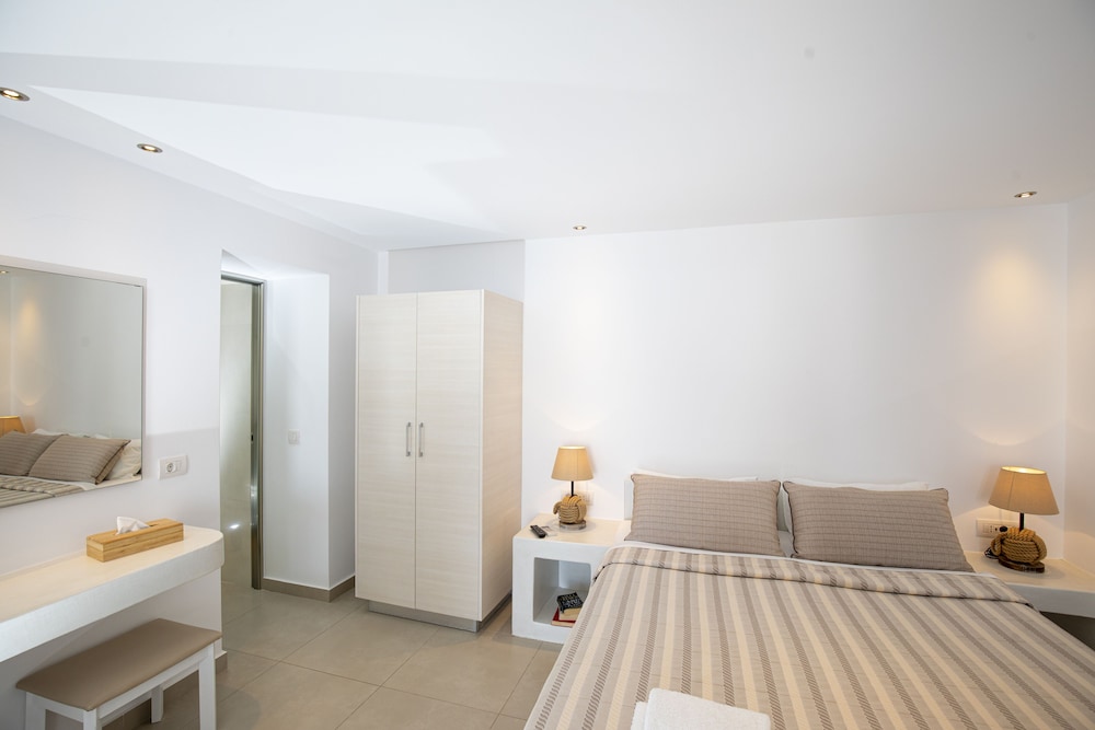 Santorini View Studios-Adults Only photo 5