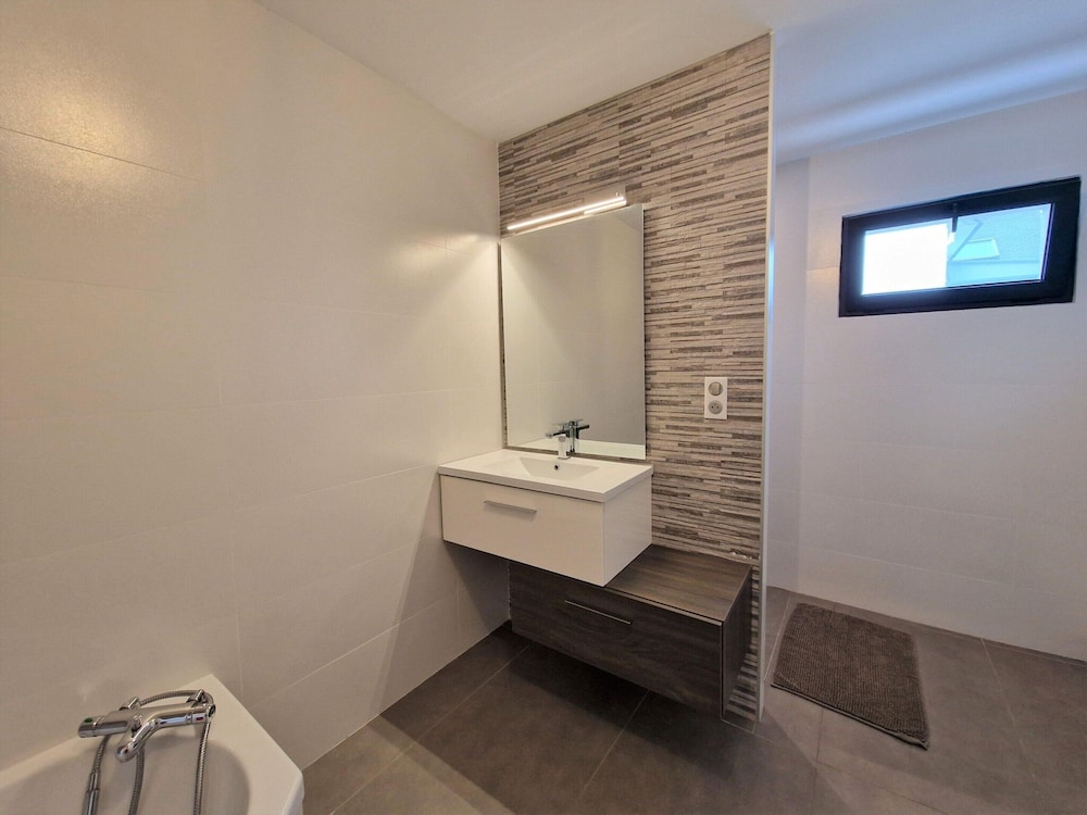 Quite Holiday Villa in Benodet