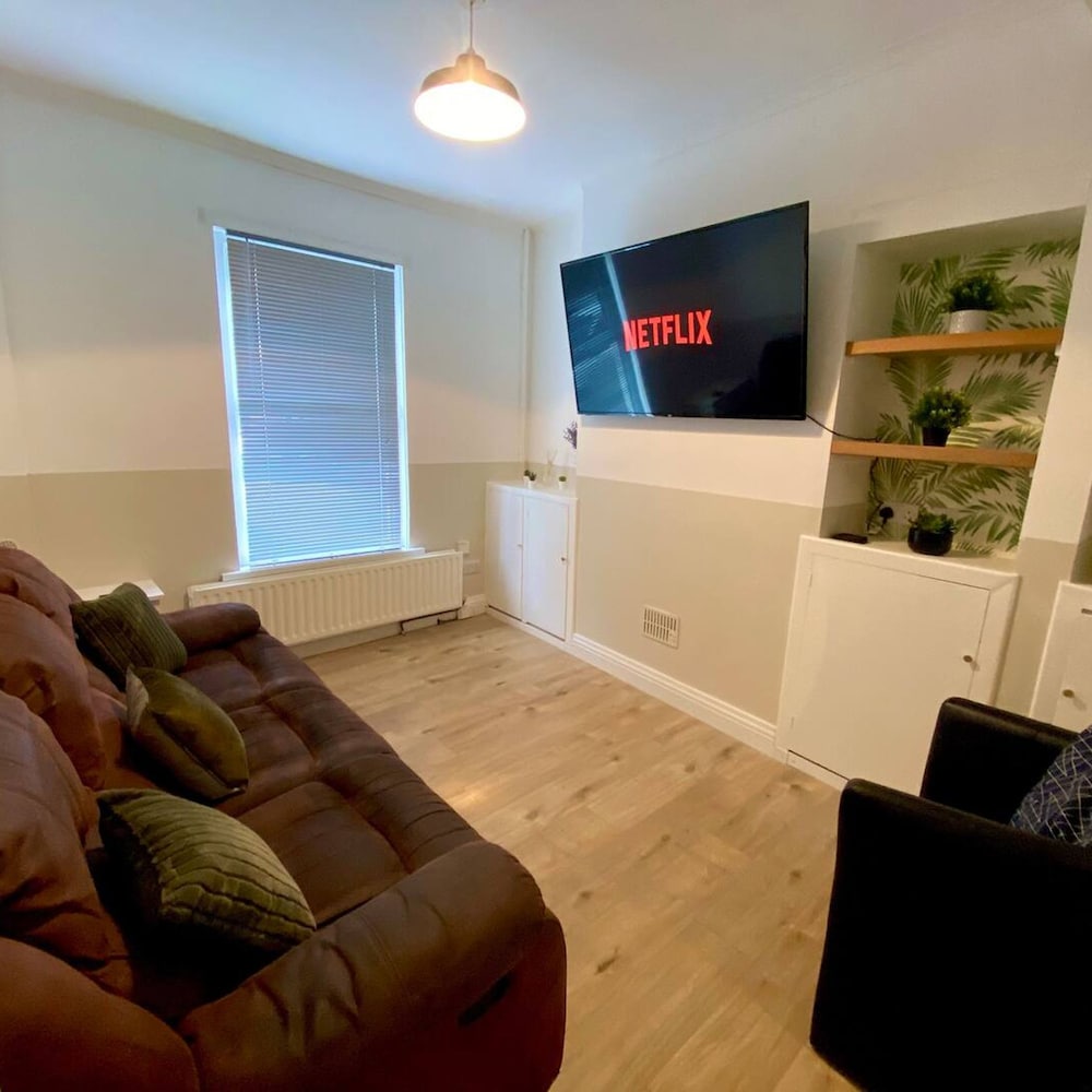2BR City Side House in Belfast