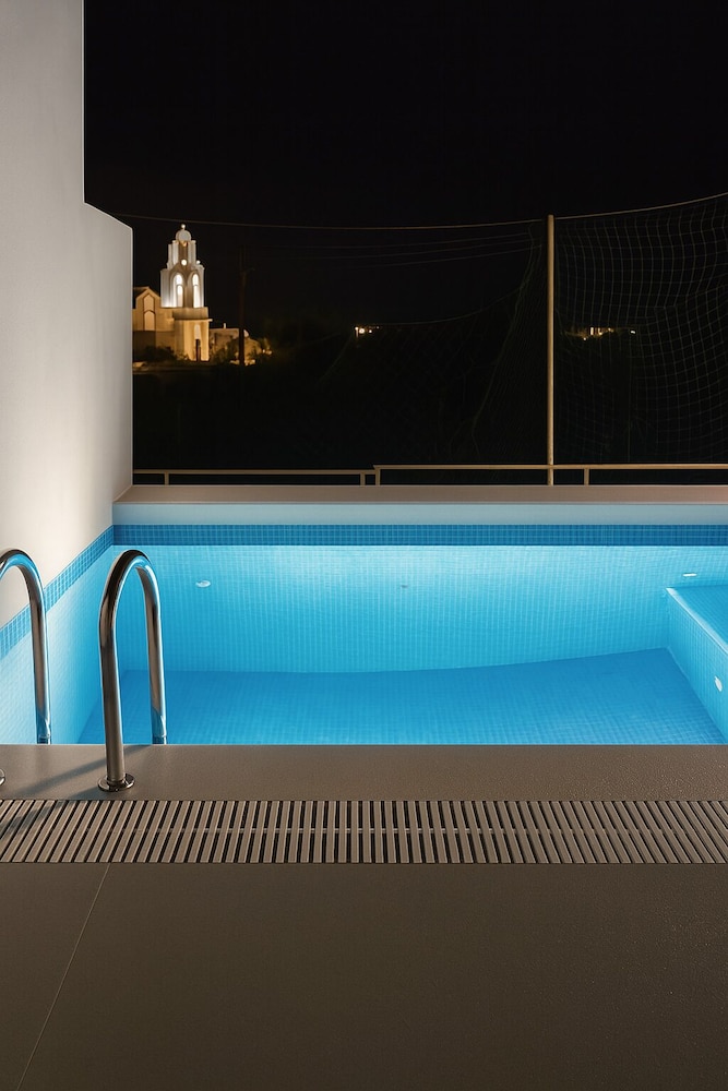 SantoNight Luxury Villas
