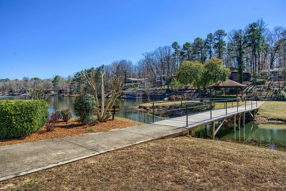 Luxe Golf Getaway in Hot Springs Village!