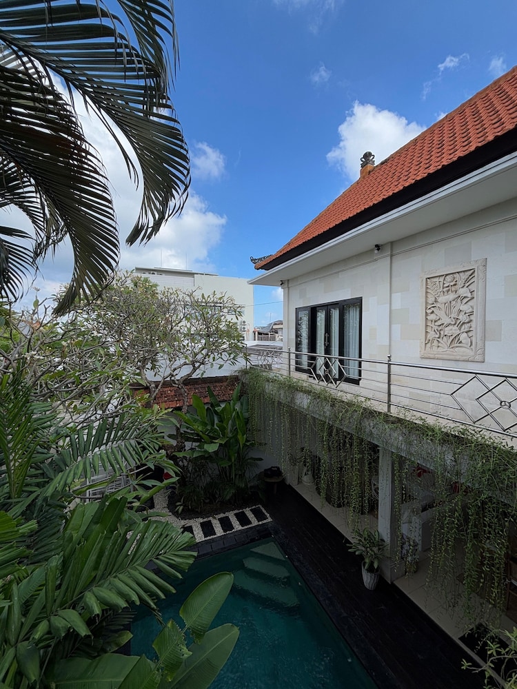 Villa Mandari