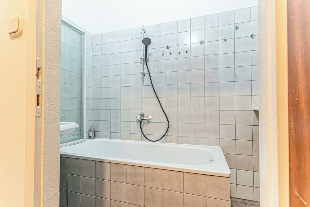 Cozy Longstay Room in a Central Location