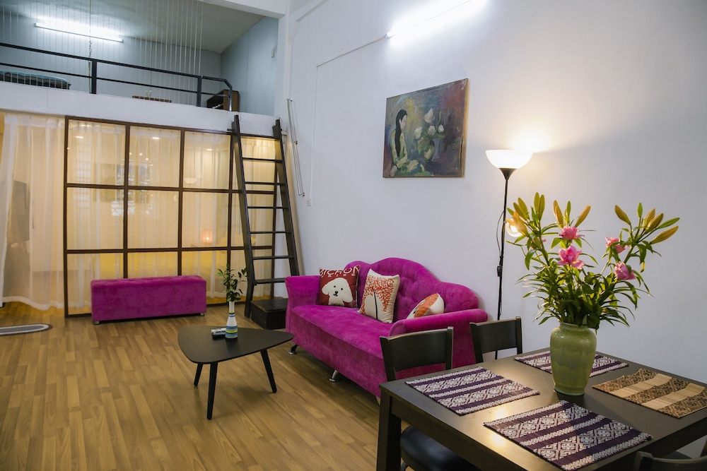 NQ Vintage House