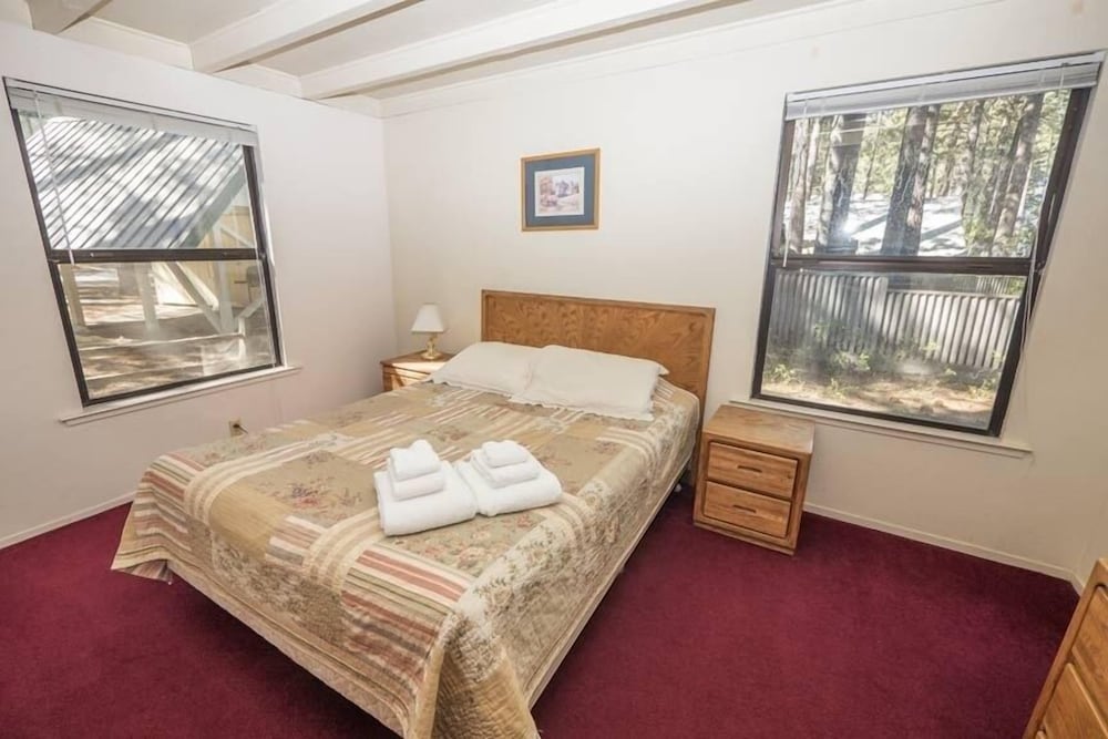 Lake Tahoe Vacations - 3195 Pasadena Avenue 6 Bedroom Home by RedAwning - Property Image 17