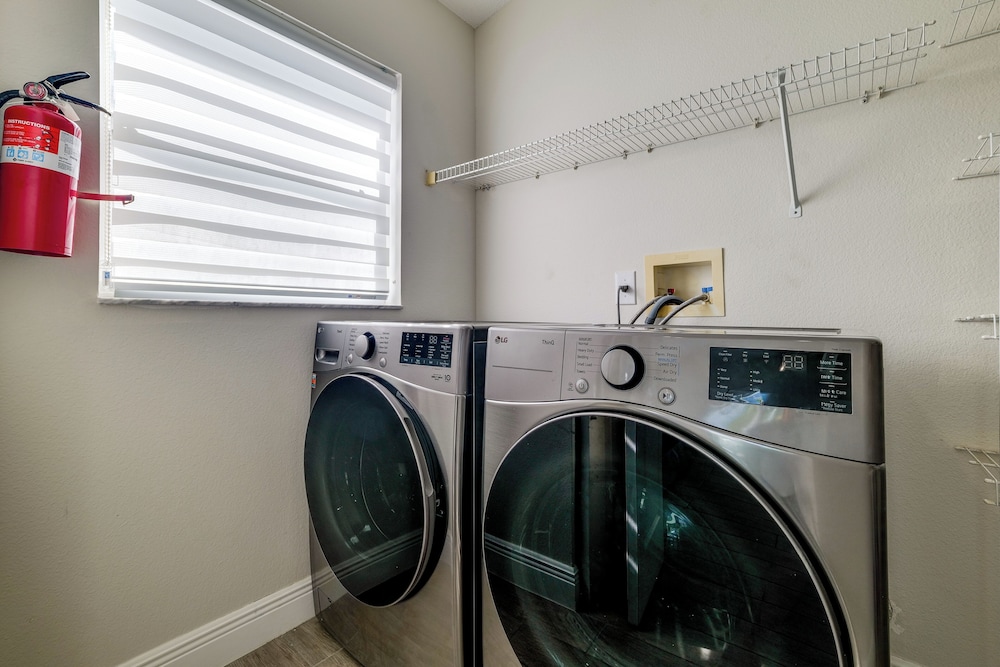Pool & Game Room: Pet-friendly Gem in Davenport